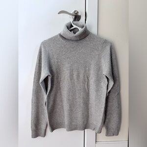 Uniqlo Cashmere Turtleneck Sweater